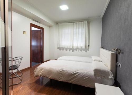 Habitación Doble - 1 o 2 camas del hotel Lluna. Foto 2