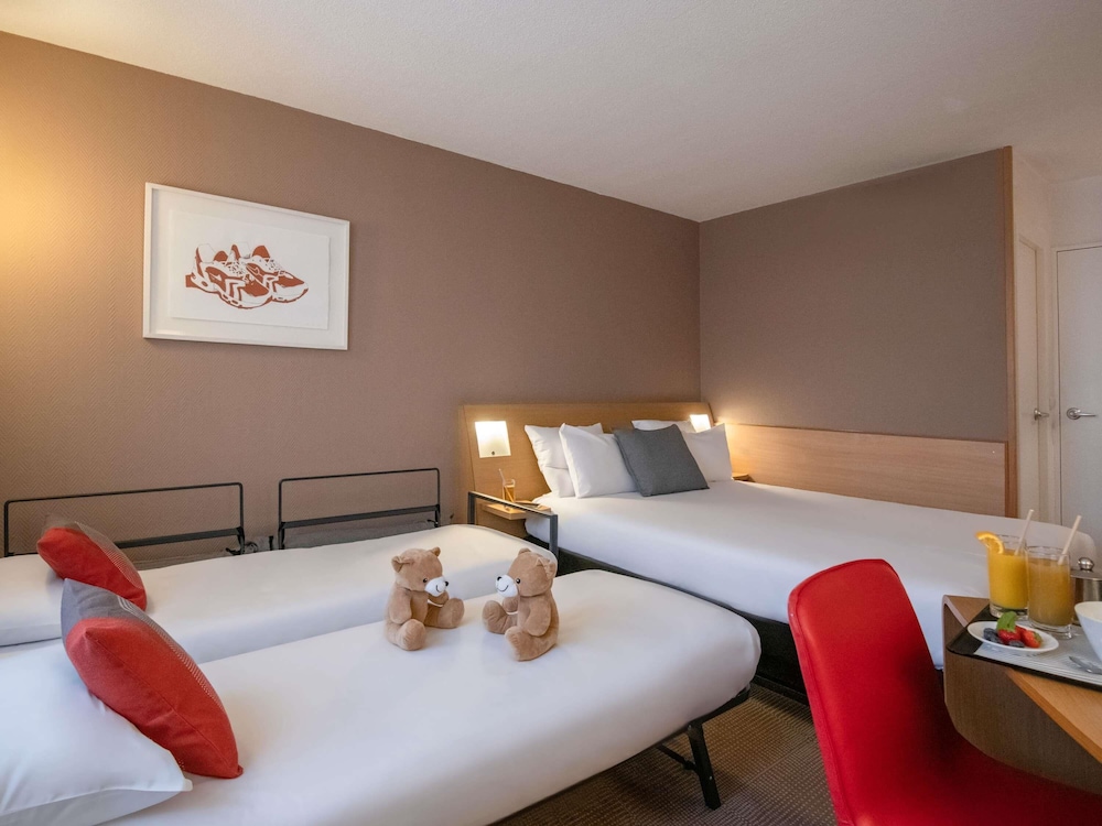Habitación Superior con cama doble y 2 individuales del hotel Novotel Nice Centre Vieux Nice. Foto 5