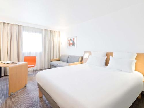 Habitación Clásica - 1 cama doble y 1 sofá - cama individual para 1 persona del hotel Novotel Nice Centre Vieux Nice. Foto 3