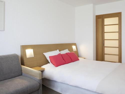 Habitación Clásica - 1 cama doble y 1 sofá - cama individual para 1 persona del hotel Novotel Nice Centre Vieux Nice. Foto 4