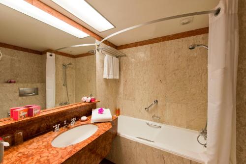 Habitación Premium del hotel Holiday Inn Nice, An Ihg. Foto 2