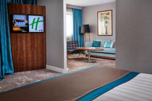 Suite con cama extragrande - No fumadores del hotel Holiday Inn Nice, An Ihg. Foto 5