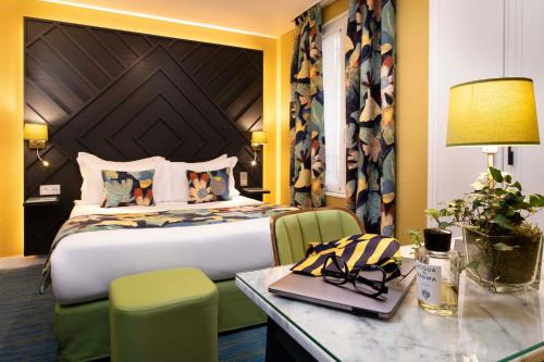 Habitación Doble Estándar del hotel Des Arts Paris Montmartre. Foto 1