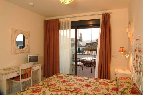 Habitación doble Balcón o Terraza Superior del hotel Basic Doña Manuela. Foto 1