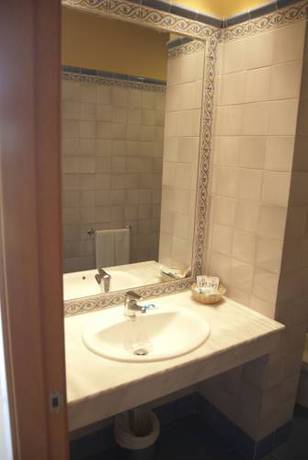 Habitación doble 2 camas del hotel Basic Doña Manuela. Foto 3