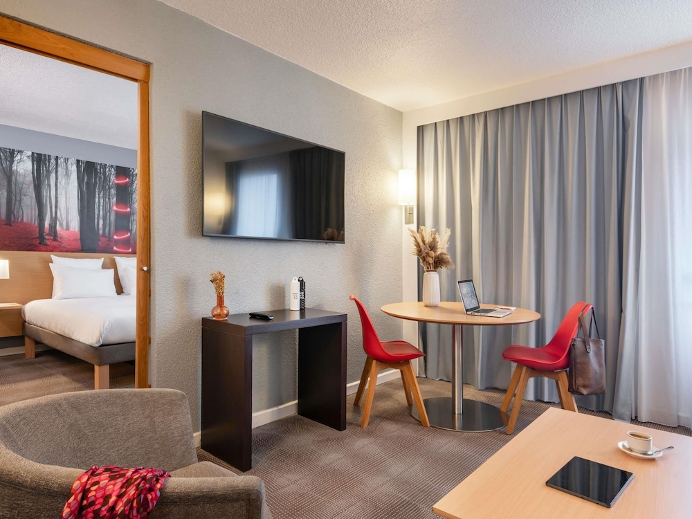 Suite, 1 cama doble con sofá cama del hotel Novotel Paris Est. Foto 3
