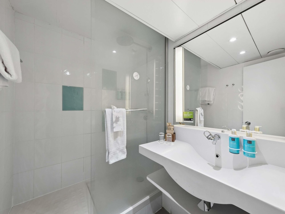Habitación ejecutiva, 1 cama doble con sofá cama del hotel Novotel Paris Est. Foto 8