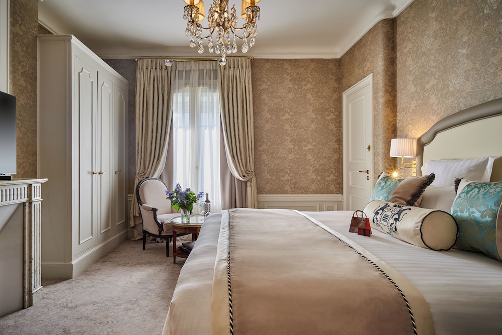 Habitación Ejecutiva con vista a la Rue de la Paix del hotel Westminster