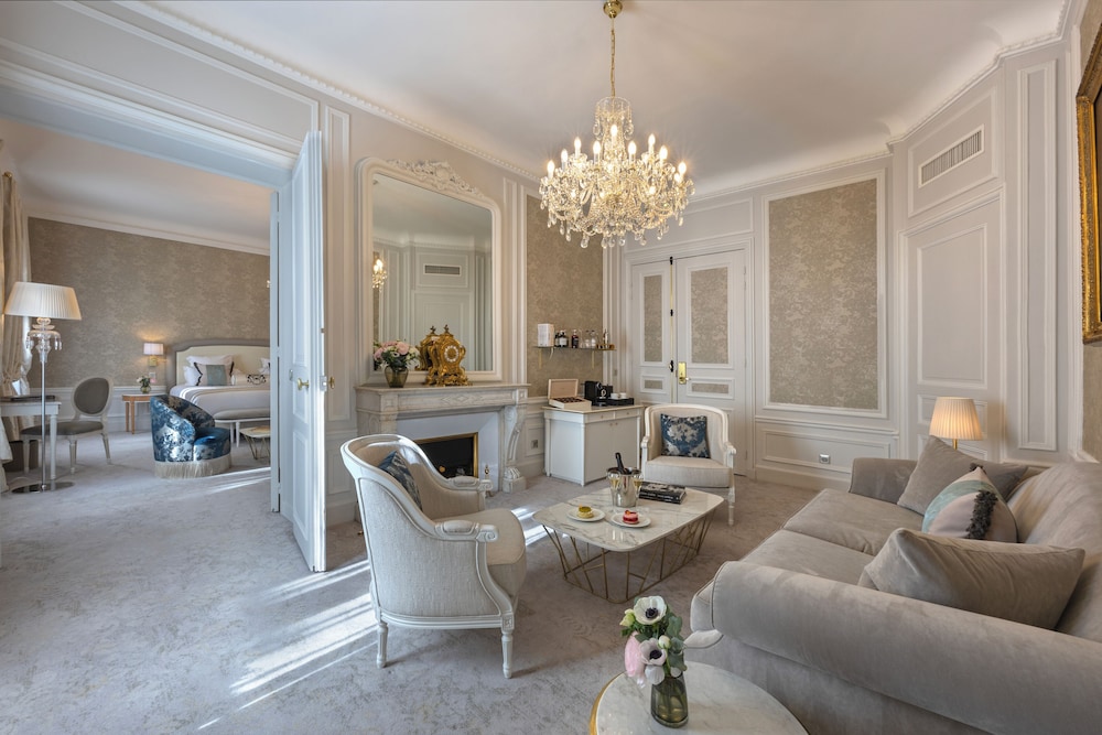 Suite Prestige - Vista a la Rue de la Paix del hotel Westminster. Foto 8