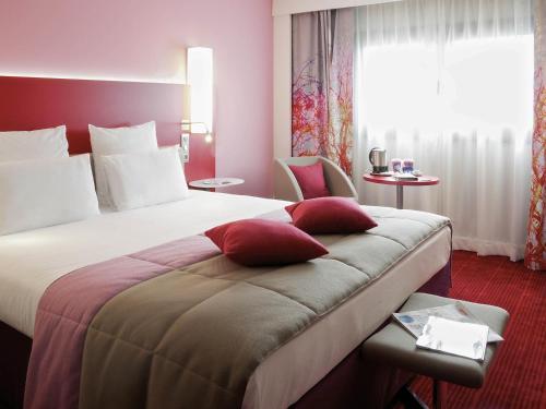 Habitación Superior con 1 cama extragrande del hotel Mercure Paris Montmartre Sacré Coeur. Foto 4