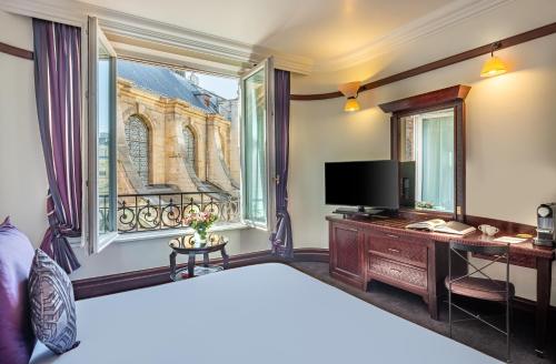 Habitación Triple Deluxe del hotel Pont Royal. Foto 2