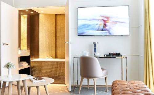 Suite Junior con vistas a la ciudad del hotel Opéra Richepanse. Foto 2