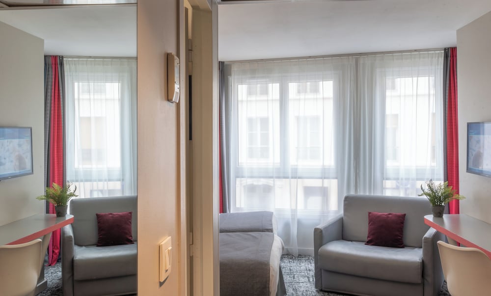 Habitación estándar con 2 camas individuales del hotel Inn Design Paris Place D'italie. Foto 9