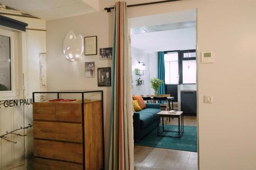 Apartamento con cama extragrande y cocina del hotel Litteraire Marcel Ayme, BW Premier Collection