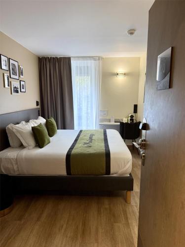 Habitación Doble Superior para no fumadores - 1 cama grande del hotel Best Western Le Montparnasse. Foto 10