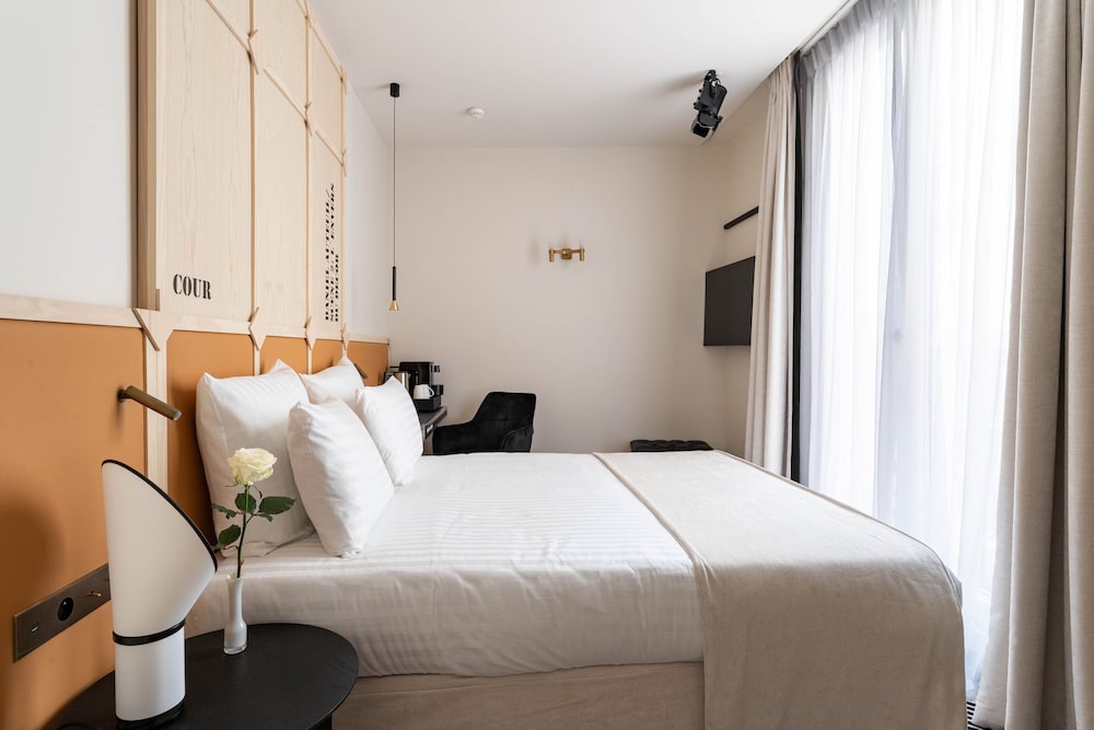 Habitación Doble (Terraza) - Minibar soft de cortesía,bandeja de cortesía,Chromecast,Prensa digital del hotel Astra Opéra - Astotel