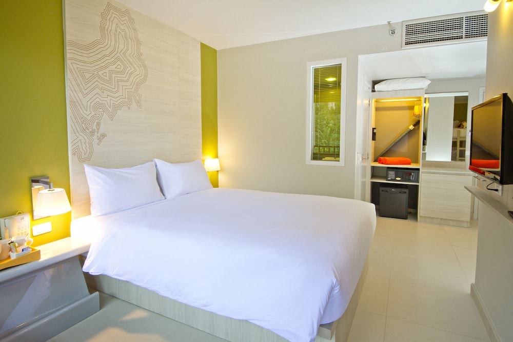 Habitación estándar con una cama doble del hotel Ibis Styles Krabi Ao Nang. Foto 2