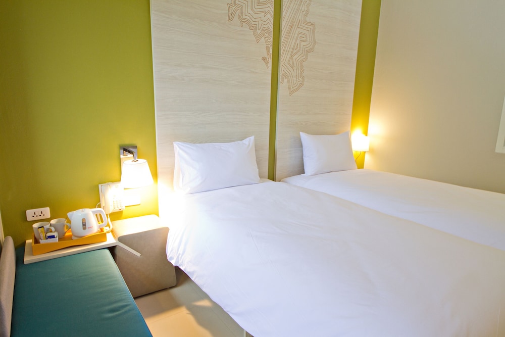 Habitación estándar con 2 camas individuales del hotel Ibis Styles Krabi Ao Nang. Foto 2