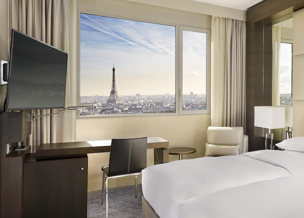 Habitación, 2 camas individuales (Eiffel Tower View) del hotel Hyatt Regency Paris Etoile. Foto 3
