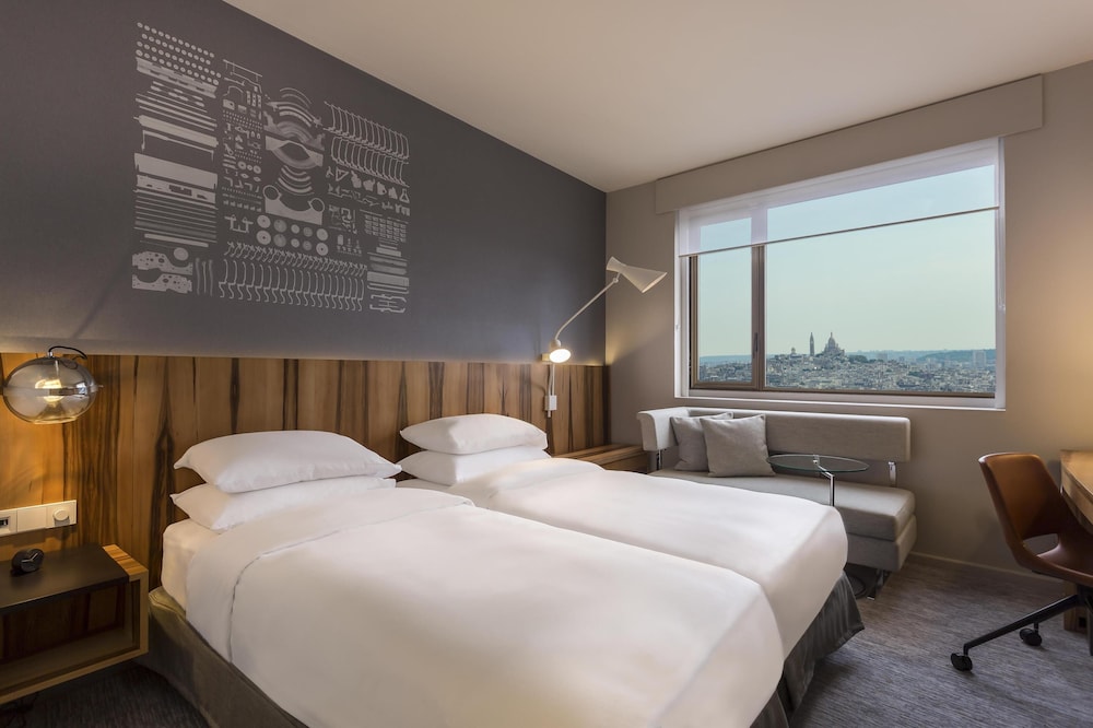 Habitación, 2 camas individuales (Eiffel Tower View, Deluxe) del hotel Hyatt Regency Paris Etoile. Foto 2