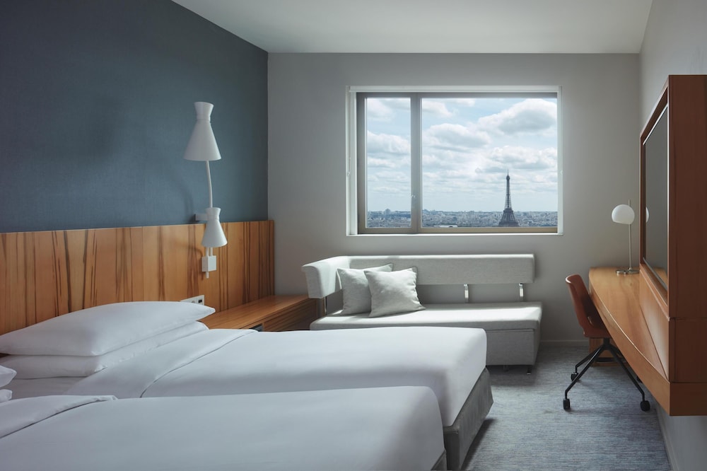 Habitación, 2 camas individuales (Eiffel Tower View, High Floor, Club) del hotel Hyatt Regency Paris Etoile. Foto 3