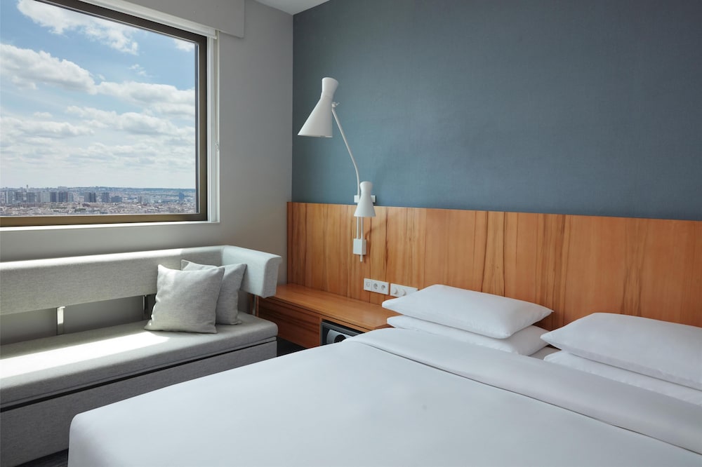 Habitación, 1 cama de matrimonio grande (Eiffel Tower View, High Floor, Club) del hotel Hyatt Regency Paris Etoile. Foto 3