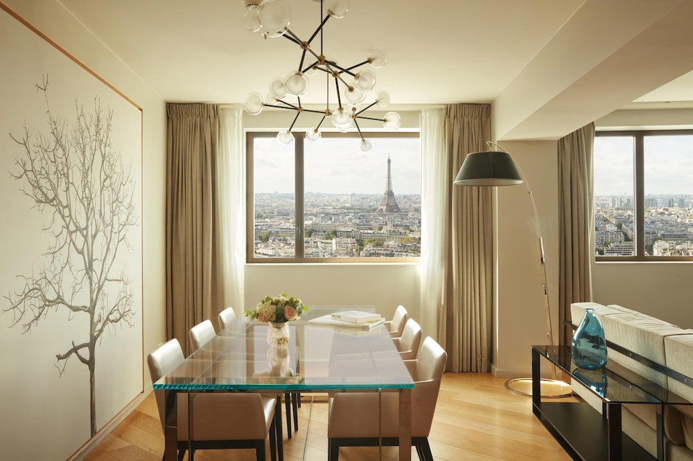 Suite presidencial del hotel Hyatt Regency Paris Etoile. Foto 1
