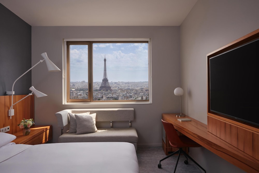 Suite Torre Eiffel del hotel Hyatt Regency Paris Etoile. Foto 1