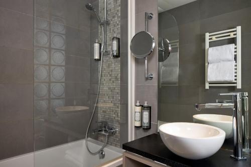 Habitación Doble Confort del hotel Timhotel Palais Royal. Foto 8