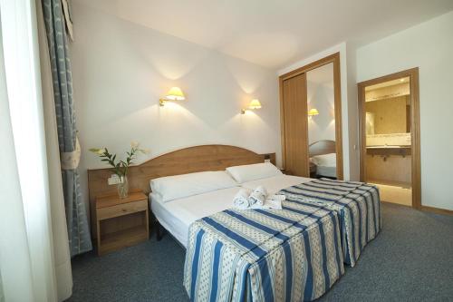 Habitación Doble del hotel Ría Mar. Foto 9