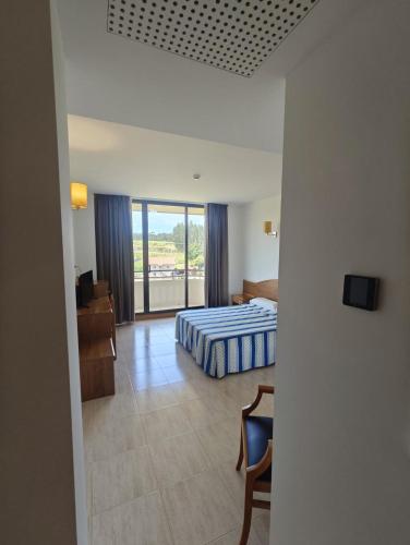 Habitación Doble Deluxe con Balcón del hotel Ría Mar. Foto 6