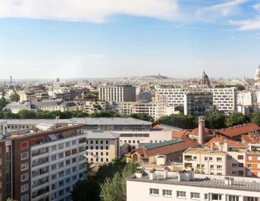 Habitación Deluxe King con vistas a la ciudad y cama King del hotel Paris Marriott Rive Gauche and Conference Center. Foto 3
