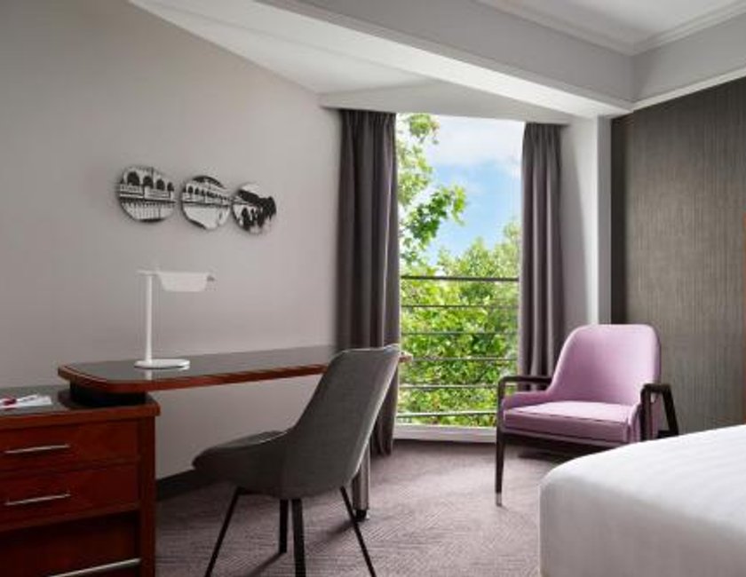 Habitación Deluxe Twin con 2 camas individuales del hotel Paris Marriott Rive Gauche and Conference Center. Foto 2
