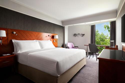 Habitación Deluxe King con cama King del hotel Paris Marriott Rive Gauche and Conference Center