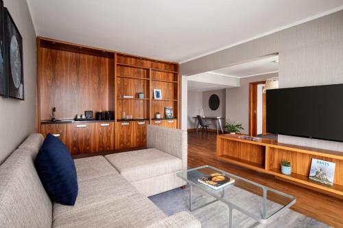 Suite Champagne de 1 dormitorio del hotel Paris Marriott Rive Gauche and Conference Center. Foto 2