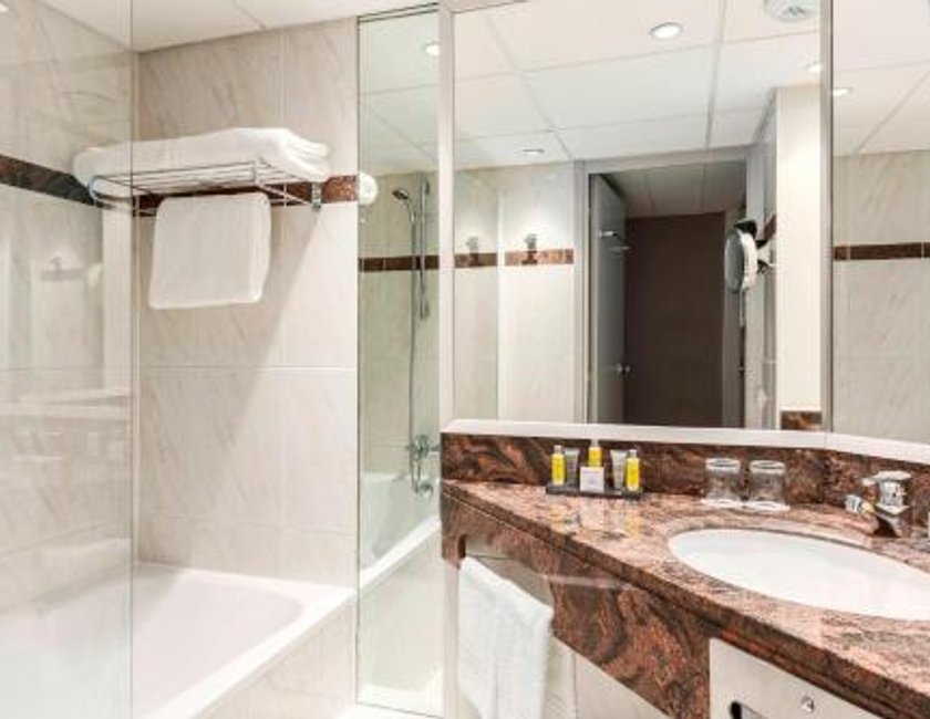 Habitación Deluxe King con cama King del hotel Paris Marriott Rive Gauche and Conference Center. Foto 4