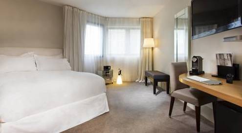 Habitación Doble Superior del hotel La Maison Champs Elysées. Foto 8