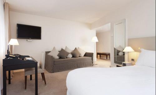 Suite Junior del hotel La Maison Champs Elysées. Foto 2