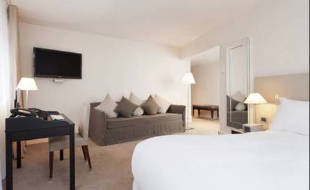 Suite Junior del hotel La Maison Champs Elysées. Foto 4