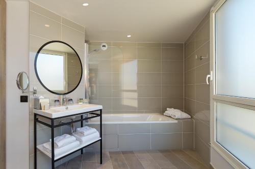 Suite Junior del hotel Auteuil Tour Eiffel