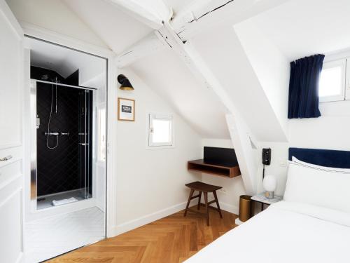 Habitación Doble - 1 o 2 camas - Under the Eaves del hotel Rendez-vous Batignolles