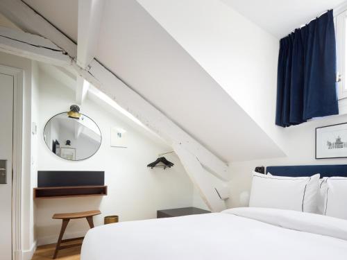 Habitación Doble - 1 o 2 camas - Under the Eaves del hotel Rendez-vous Batignolles. Foto 5