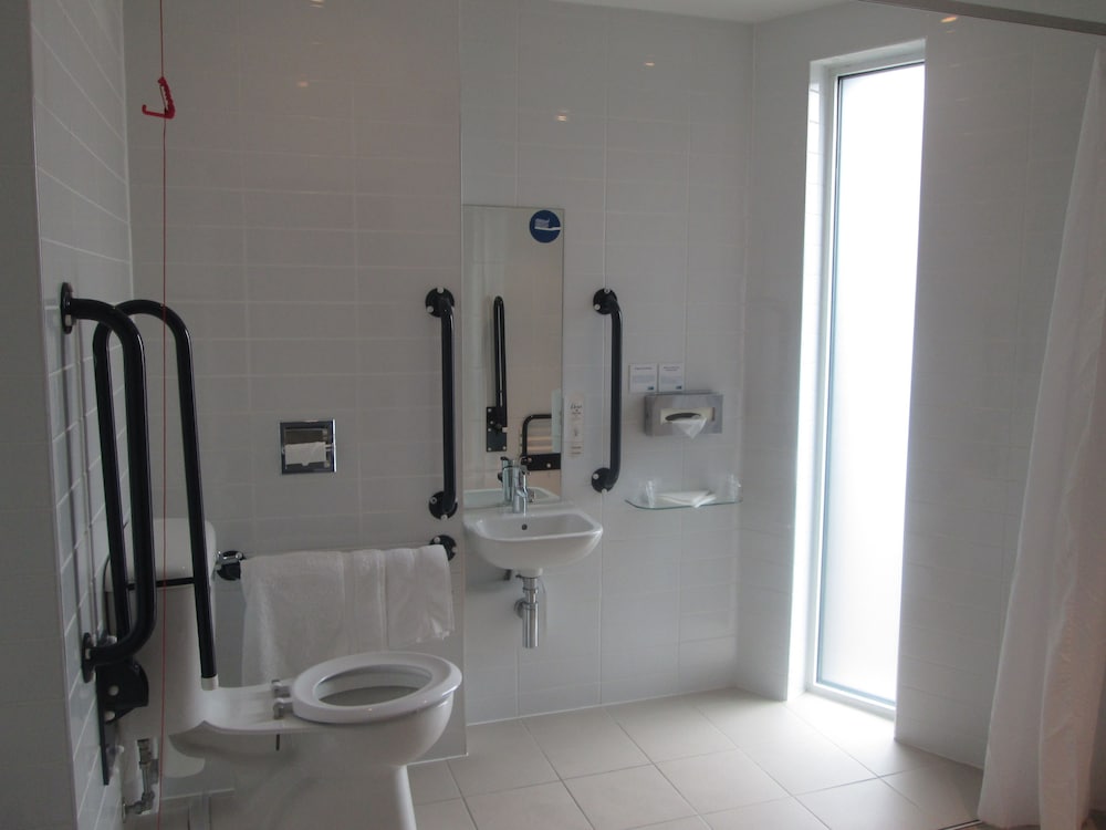 Habitación estándar, 1 cama doble, accesible para personas con discapacidad del hotel Holiday Inn Express Manchester Cc - Oxford Road, An Ihg. Foto 3