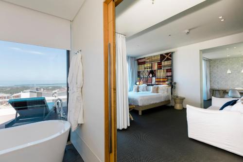 Suite del hotel Royal Obidos Spa and Golf Resort. Foto 4