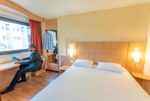 Habitación Doble del hotel IBIS PARIS 17 CLICHY BATIGNOLLES. Foto 8