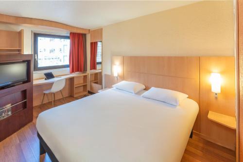 Habitación Familiar del hotel IBIS PARIS 17 CLICHY BATIGNOLLES. Foto 11