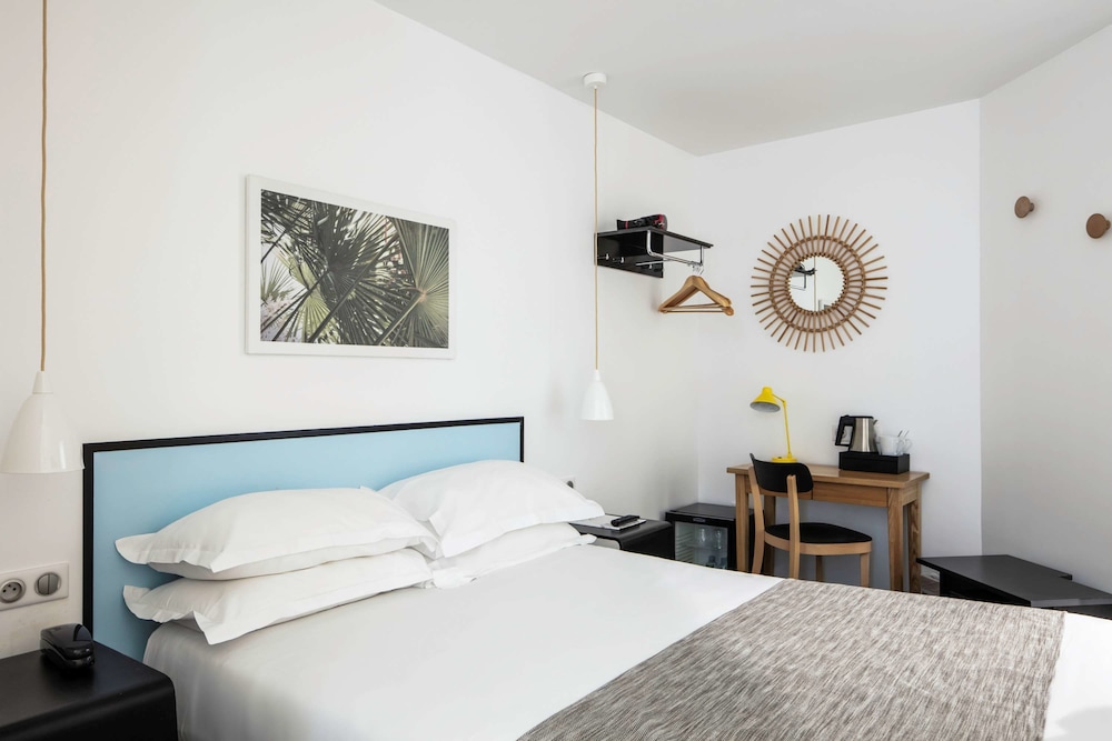 Habitación Doble - Minibar soft y bandeja de cortesía, Chromecast, Prensa digital del hotel Palm - Astotel