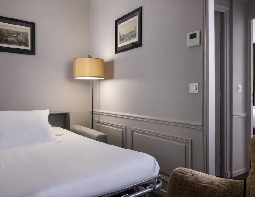 Suite junior, balcón del hotel Pavillon Monceau. Foto 6