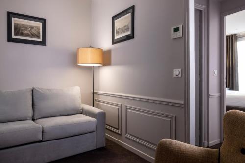 Suite Junior con balcón del hotel Pavillon Monceau. Foto 2