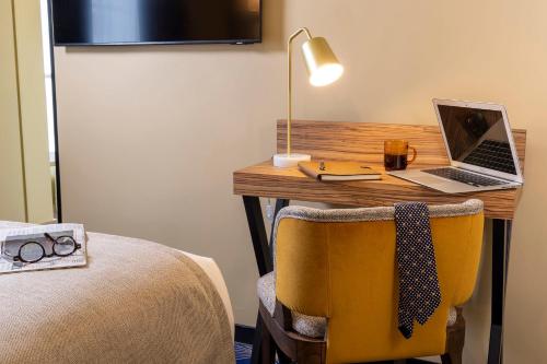 Suite Junior del hotel Rocroy. Foto 7